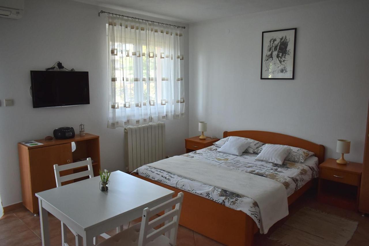 Studio Max Rovinj Exterior foto