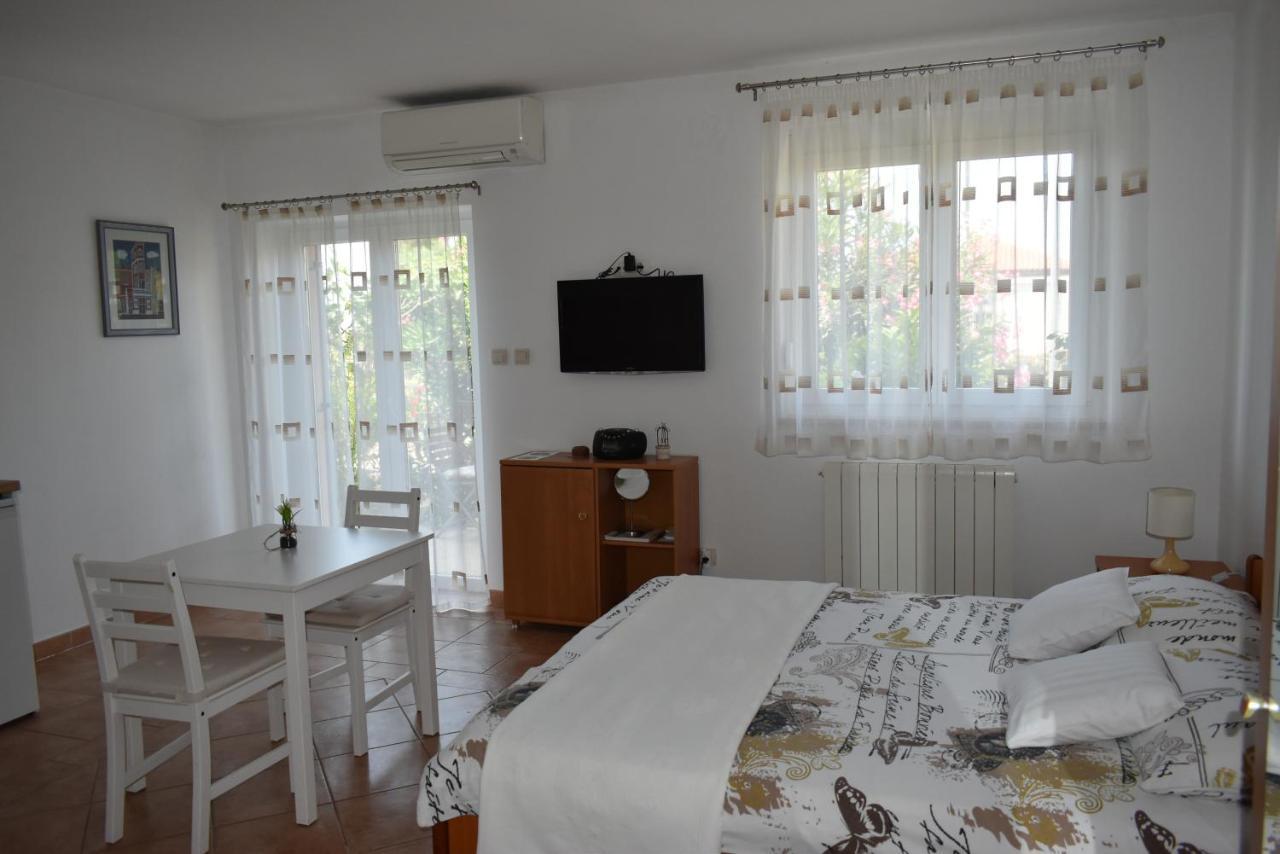Studio Max Rovinj Exterior foto
